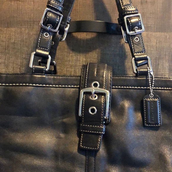 Coach classic black buckle handbag - Picture 2 of 8